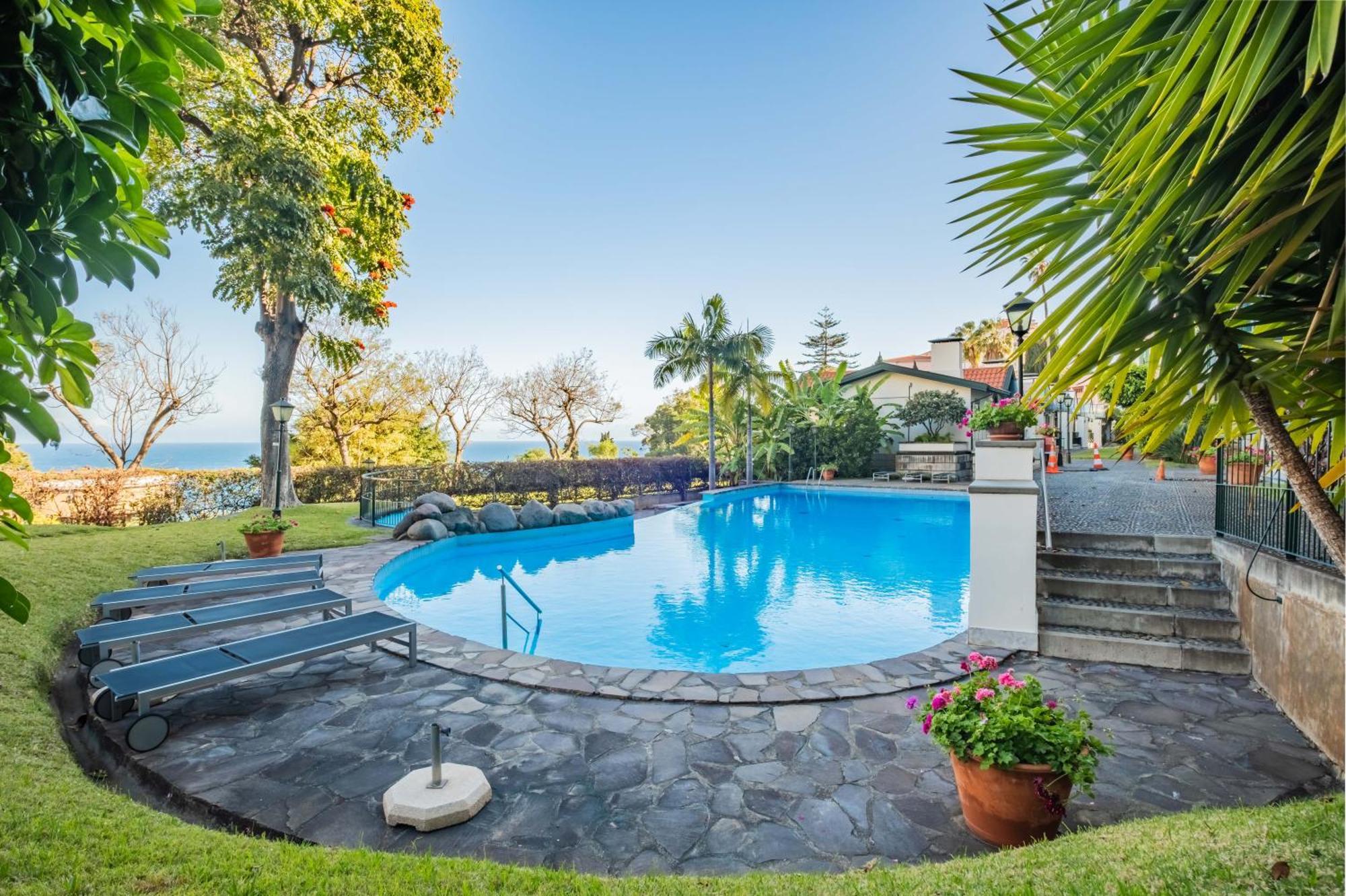 푼샬 Luxury Oceanfront At Reid'S Gardens 아파트 외부 사진
